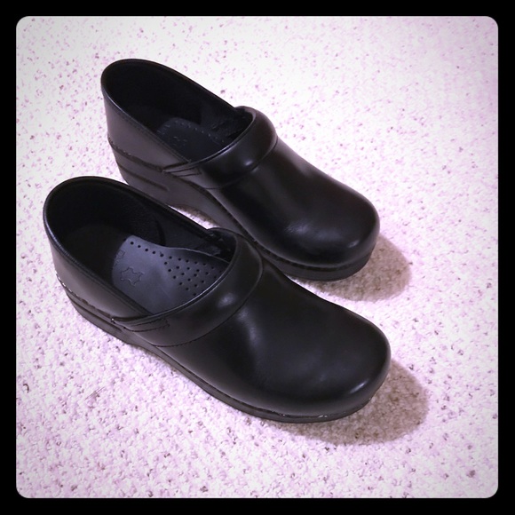 dansko shoes size 39